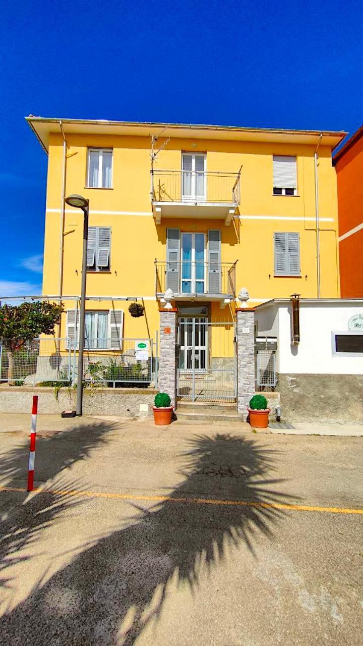B&B Petit Dejeuner Chiavari Eksteriør billede